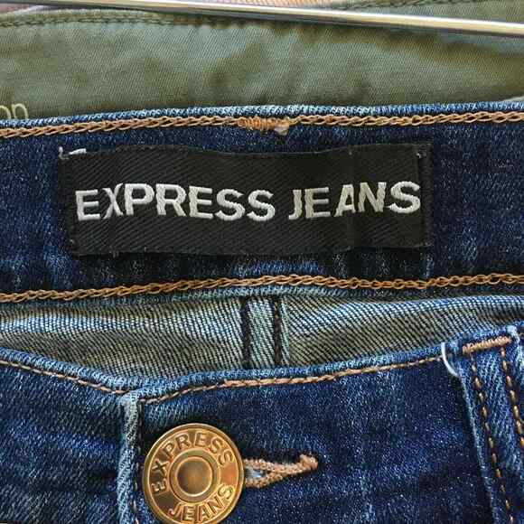 Express Shorts Womens Sz 6 Blue Jean Distressed Ripped Cut Off Denim - Picture 2 of 12